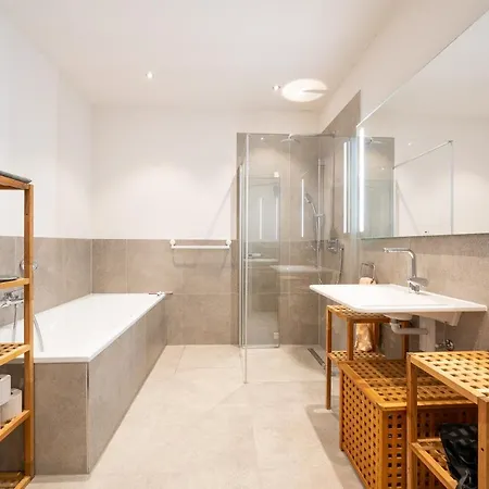 - Barrierefrei - Im Sanierten Gutshof * Lalendorf