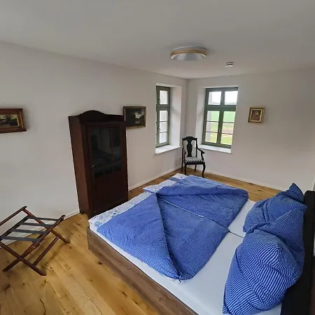 - Barrierefrei - Im Sanierten Gutshof Apartament