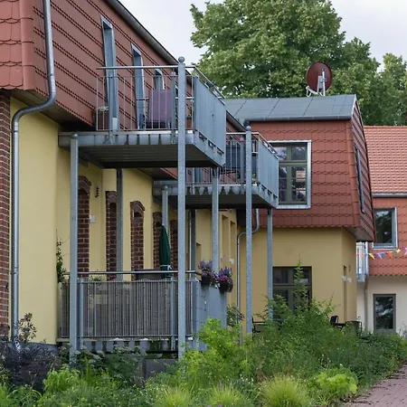 - Barrierefrei - Im Sanierten Gutshof Apartament