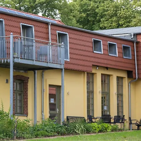 - Barrierefrei - Im Sanierten Gutshof * Lalendorf