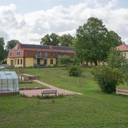 - Barrierefrei - Im Sanierten Gutshof Apartmán *