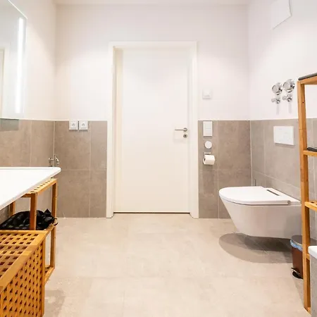 - Barrierefrei - Im Sanierten Gutshof Apartament