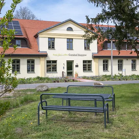 Lejlighed - Barrierefrei - Im Sanierten Gutshof Lalendorf