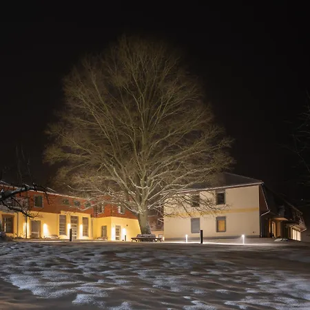 - Barrierefrei - Im Sanierten Gutshof * Lalendorf
