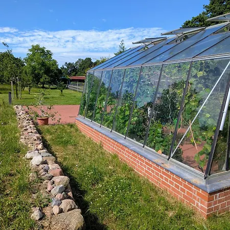 - Barrierefrei - Im Sanierten Gutshof Apartmán